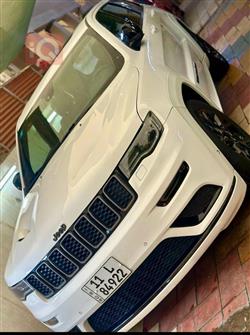 جیپ گراند شیرۆکی